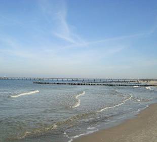 Endloser weißer Sandstrand