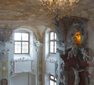 Blick vom Neuen Schloss in die Schlosskapelle