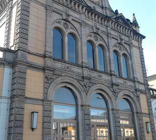 Historischer Hauptbahnhof gegenüber Saalbau