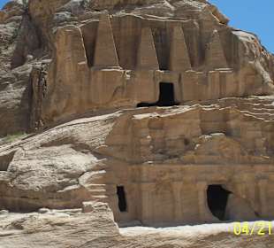 Felsstuk mit Felsenwohneinheit