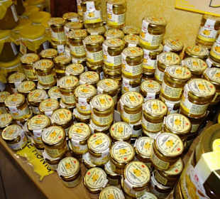 Rundgang durch den Feinkostladen El Botegher