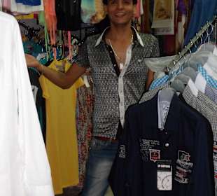 Der Peter im seinen Shop