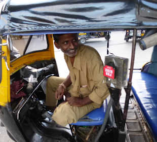 Mit dem TUK TUK durch Bandra