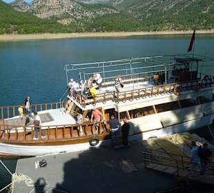 Mit dem Boot zum Green Canyon