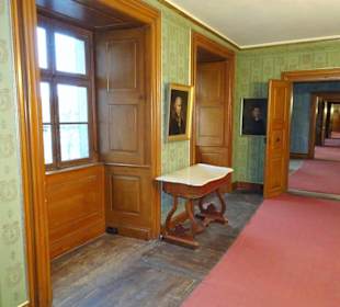 Rundgang durch die Räume des Wasserschlosses