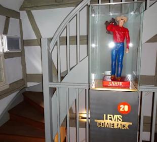 In den Ausstellungsräumen des Levi Strauss Museums