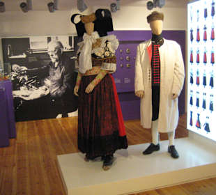 Trachten im Obergeschoss