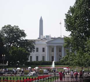 The White House / Washington Memorial im Hinter