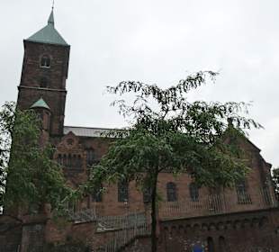 Blick zu St. Adalbert in Aachen am Kaiserplatz