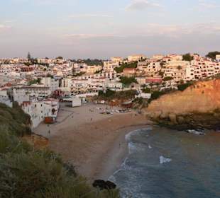 Carvoeiro Stadtstrand am Abend