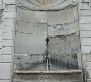 Beim Couven-Wandbrunnen in Aachen-Burtscheid