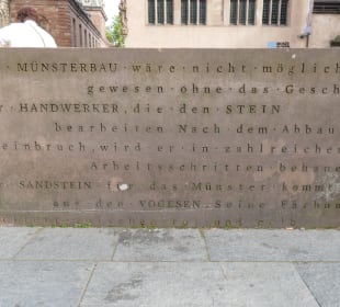 Hinweistafel für das Denkmal