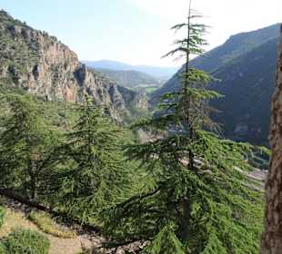 Blick vom Fort Liberia in die Täler