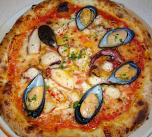 Pizza frutti die Mare im Ristorante da Mario
