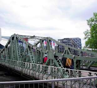 Zum Museum Brücke