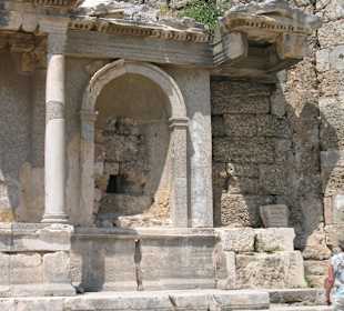 Am Ortseingang von Side