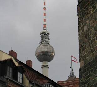 Fernsehturm und Rotes Rathaus