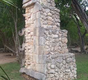 Obelisk am Hohenpriestergrab