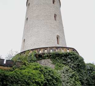 Blick vom Innenhof auf den Burg-Turm