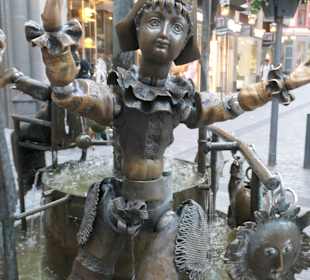 Der Puppenbrunnen mit beweglichen Figuren