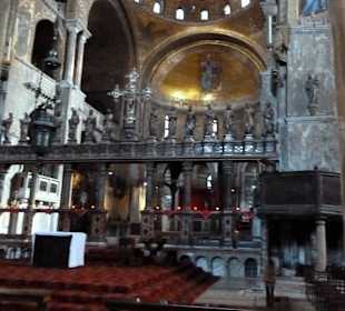 Innenansicht von der Basilica San Marco  Marco