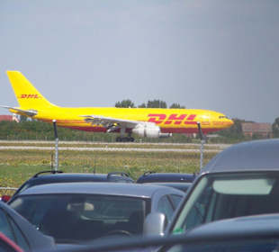 DHL Airbus beim Landeanflug