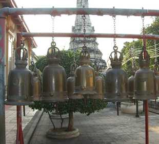 Tempio lungo il fiume