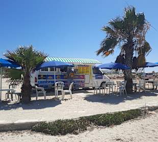Verpflegung  gibt auch Strandbars