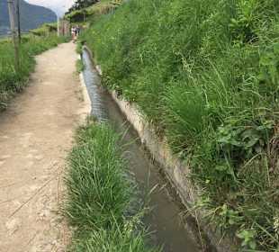 Leises Geplätscher am Wegesrand