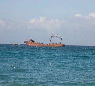 Wrack Astron vom RIU Bambu aus gesehen