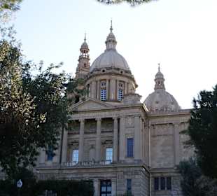 Seitenhaus vom Palau Nacional