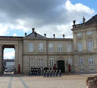 Vor der Amalienborg