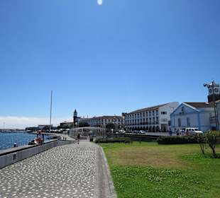 Spazieren entlang Hafen