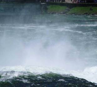 Wassernebel durch die Wucht