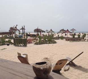 Cooler Blick auf heissen Sand