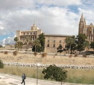 Ausßenansicht (Panorama)