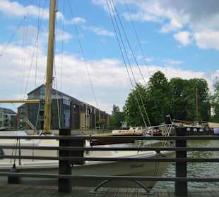 Hafenpromenade / Uferpromenade Leer