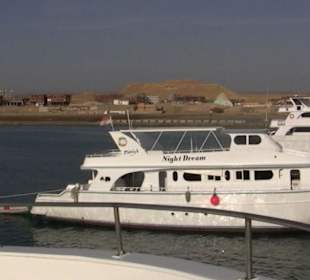 Tauchschiffe vor Marsa Alam