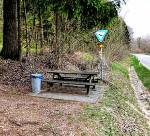 Erste Sitzmöglichkeiten