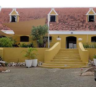 Zugang zum Landhuis mit dem Museum