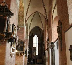 Blick in das Seitenschiff