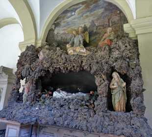 In den Gruftarkaden des Sebastiansfriedhofes