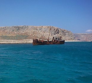 Rostiges Schiffswrack vor Gramvousa