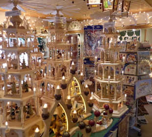 Wh33- Weihnachtshaus Pyramiden