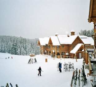 Lacke Louise, Wiskyjack Lodge