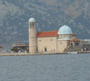 Wyspa z kościołem Matki Bożej Skalnej z 1630 roku