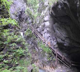 Wanderung Wolfsklamm ca. Mitte der Schlucht