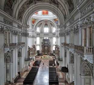 Blick in den Dom von der Orgelempore