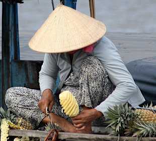 Mundgerechte Zuberfeitung einer Ananas