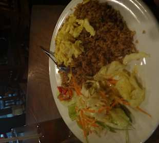 Lecker Essen im Made's Warung